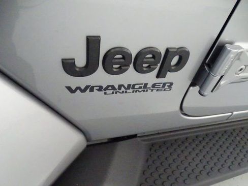 Certified 2021 Jeep Wrangler Unlimited Sahara image 24