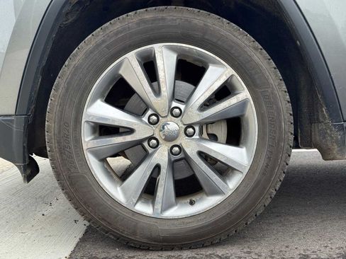 Used 2013 Jeep Grand Cherokee Laredo AWD/4WD image 12