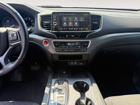 Used 2024 Honda Ridgeline Sport image 11