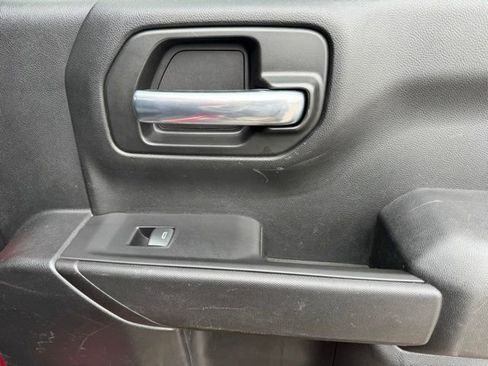 Used 2020 Chevrolet Silverado 1500 Custom w/ Custom Value Package image 21