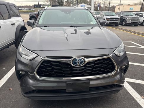Used 2021 Toyota Highlander Limited image 2