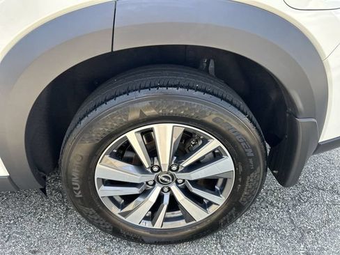 Certified 2024 Nissan Pathfinder SL AWD/4WD image 11
