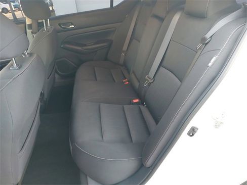 Used 2019 Nissan Altima 2.5 SV image 14