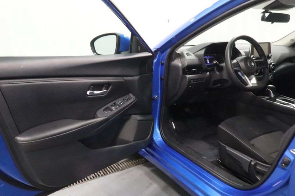 Used 2023 Nissan Sentra SV FWD image 10