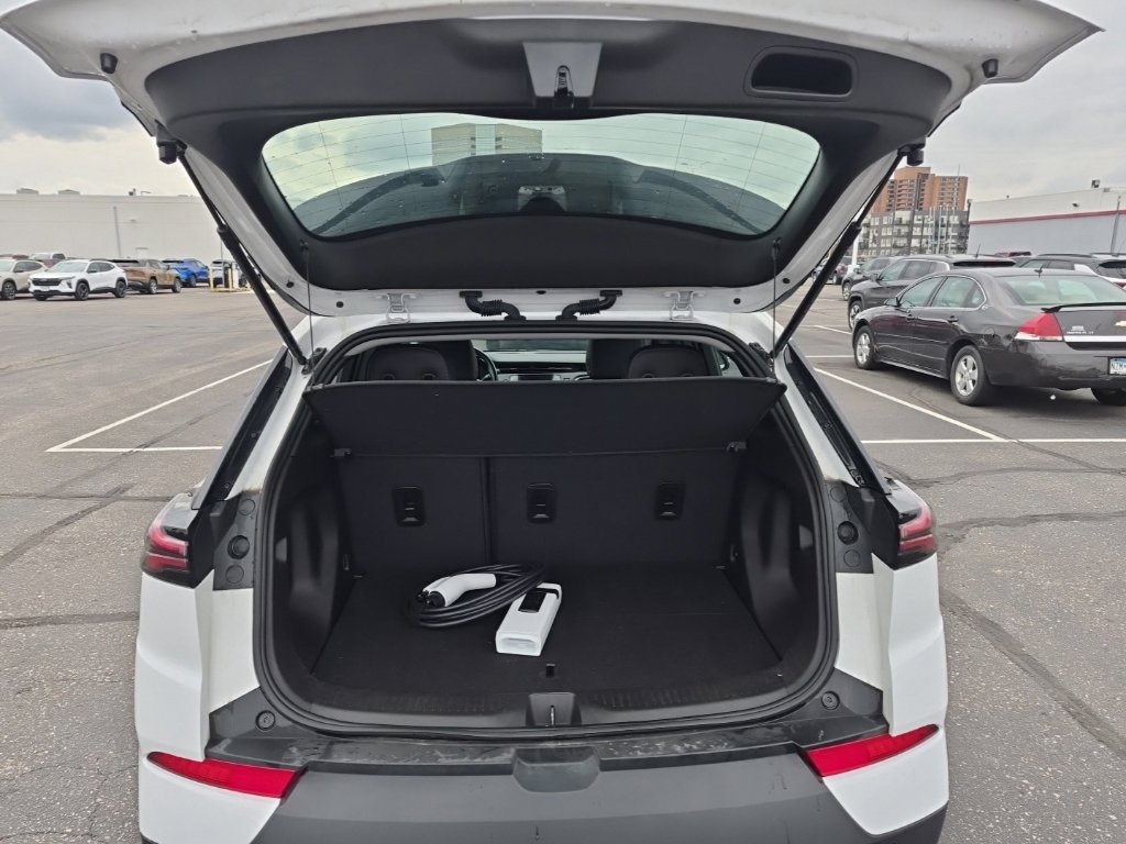 Used 2023 Chevrolet Bolt EUV Premier w/ Redline Edition FWD image 12