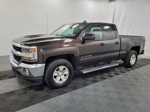 Used 2018 Chevrolet Silverado 1500 LT w/ All Star Edition AWD/4WD image 2