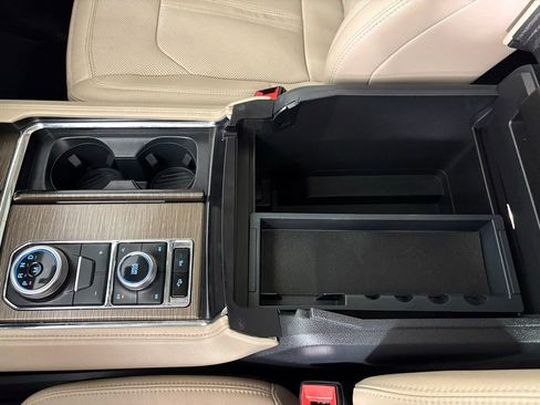 Used 2023 Ford Expedition Limited AWD/4WD image 36