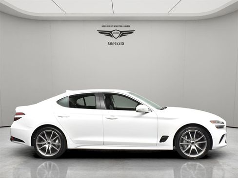 Used 2025 Genesis G70 2.5T RWD image 4