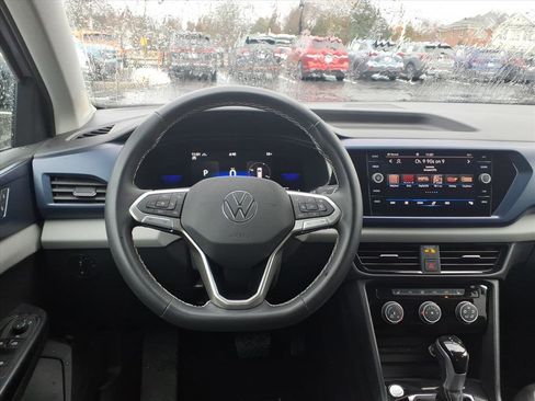 Certified 2023 Volkswagen Taos SE image 14