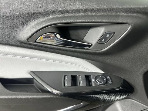 New 2026 Chevrolet Trax LT w/ LT Convenience Package FWD image 23
