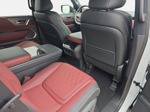 New 2026 INFINITI QX80 Autograph image 11