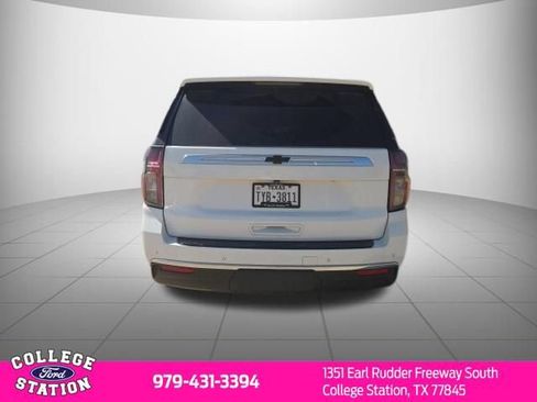 Used 2021 Chevrolet Suburban LT w/ Rear Media and Nav Package RWD image 5