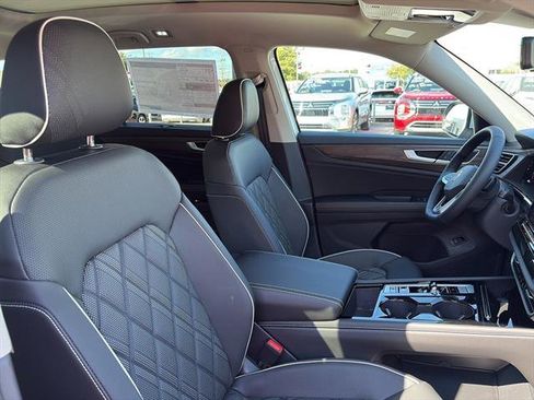 New 2026 Volkswagen Atlas SEL Premium R-Line image 9