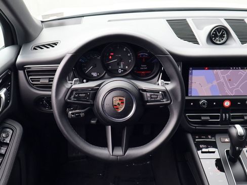 Certified 2025 Porsche Macan AWD/4WD image 15