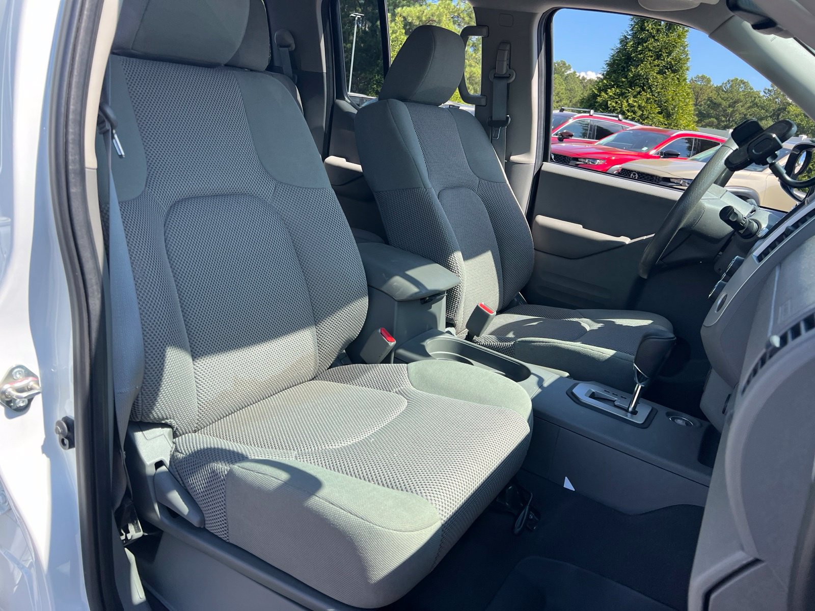 Used 2020 Nissan Frontier SV RWD image 28