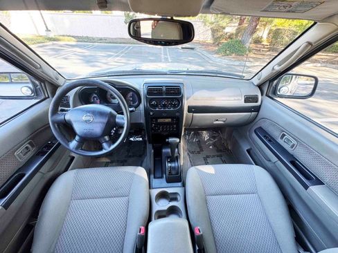Used 2004 Nissan Xterra XE image 16