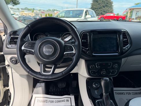 Used 2018 Jeep Compass Limited w/ Navigation Group AWD/4WD image 13