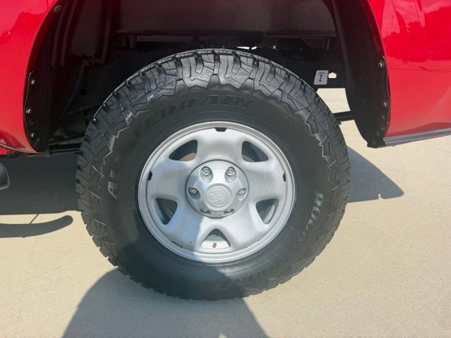 Used 2019 Toyota Tacoma SR w/ SR Convenience Package RWD image 9