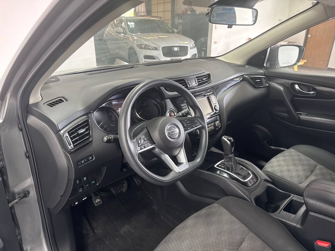 Used 2020 Nissan Rogue Sport SV AWD/4WD image 8
