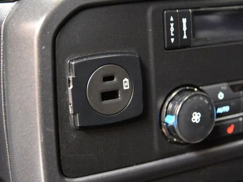 Used 2021 Ford Expedition Limited image 40