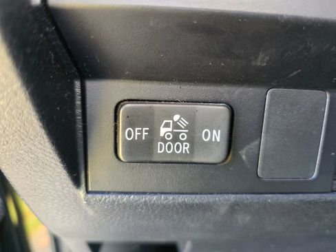 Used 2017 Toyota Tundra SR5 image 24