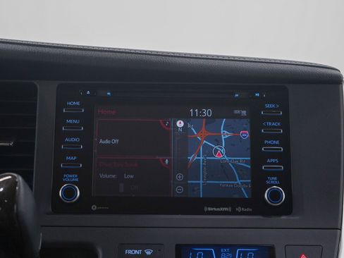 Used 2018 Toyota Sienna XLE w/ XLE Navigation Package FWD image 19