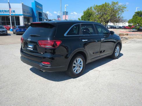 Used 2019 Kia Sorento FWD image 8