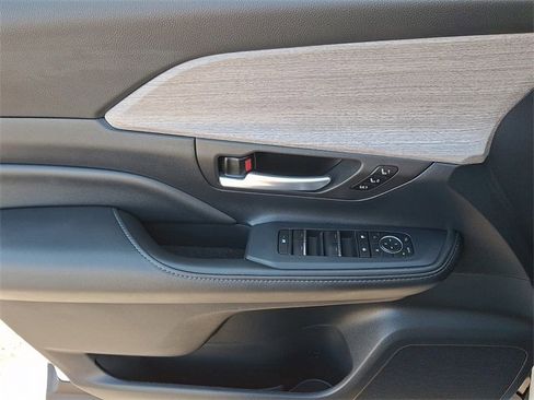 Used 2025 Toyota Grand Highlander AWD Hybrid image 13