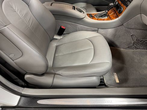 Used 2008 Mercedes-Benz CLK 350 Cabriolet image 34