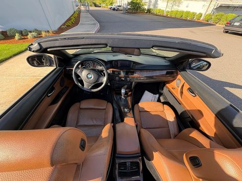 Used 2011 BMW 335i Convertible RWD image 9