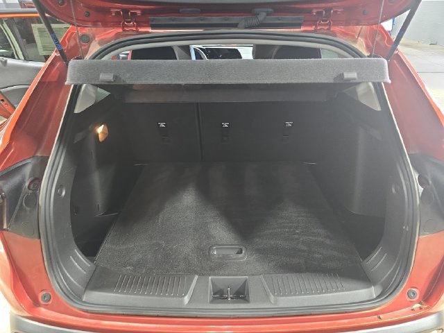 Used 2024 Chevrolet Trax ACTIV w/ Sunroof Package FWD image 16