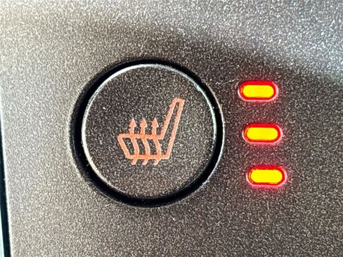 Used 2018 Ford Edge Titanium image 20