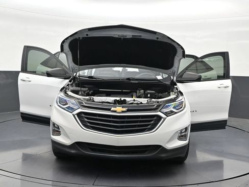 Used 2021 Chevrolet Equinox LS FWD image 36