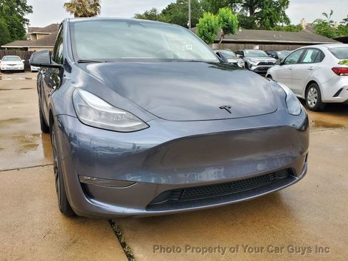 Used 2023 Tesla Model Y AWD image 4