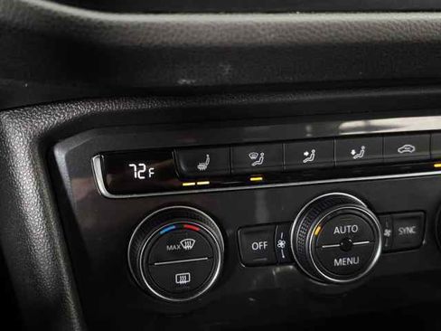 Used 2019 Volkswagen Tiguan SE w/ Panoramic Sunroof Package image 26