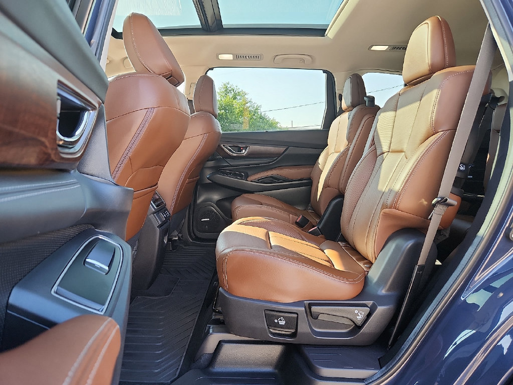 Used 2025 Subaru Ascent Touring AWD/4WD image 6