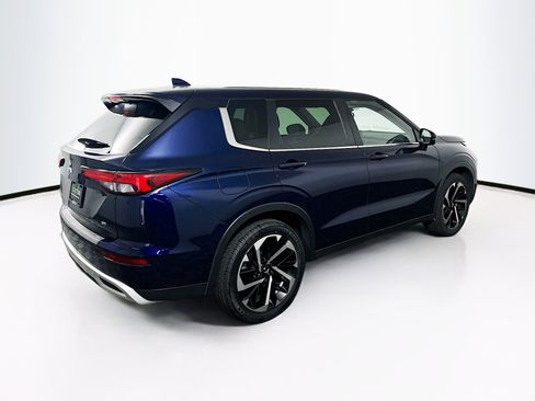 Used 2024 Mitsubishi Outlander SE image 9