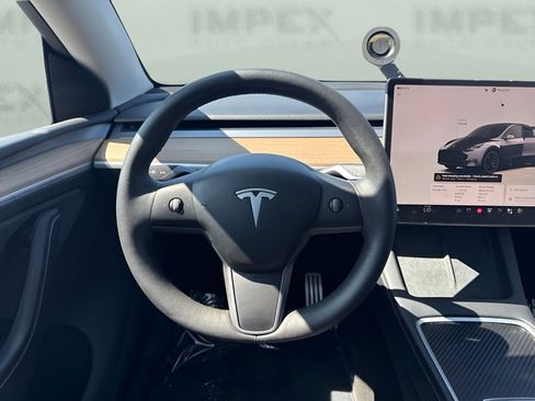 Used 2024 Tesla Model Y Performance AWD/4WD image 13