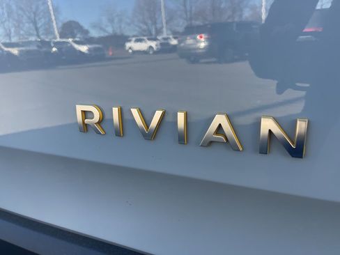 Used 2023 Rivian R1T Adventure image 37