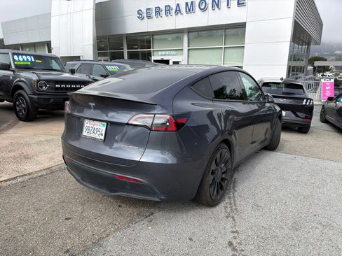 Used 2022 Tesla Model Y Performance AWD/4WD image 7