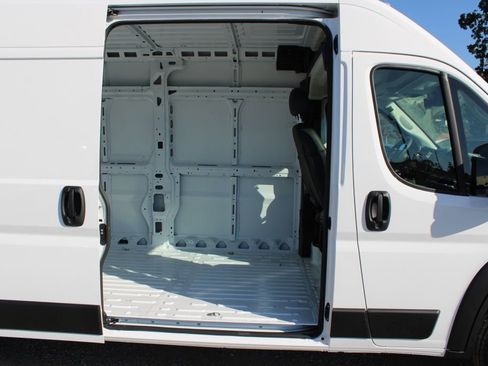 New 2026 RAM ProMaster 2500 w/ Upfitter's Prep Package image 11