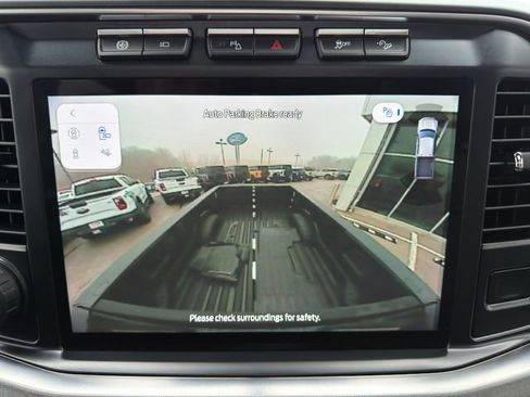 Used 2024 Ford F450 Platinum w/ FX4 Off-Road Package image 32