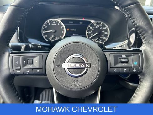 Used 2024 Nissan Pathfinder SL AWD/4WD image 11