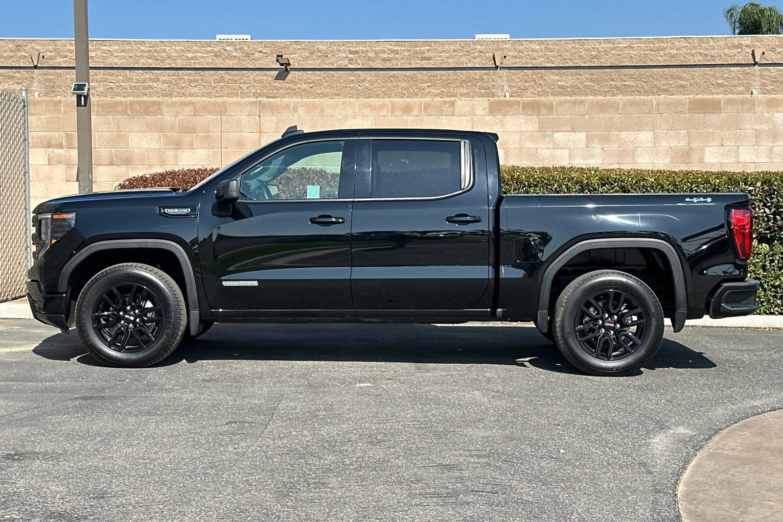 Certified 2026 GMC Sierra 1500 Elevation AWD/4WD image 7