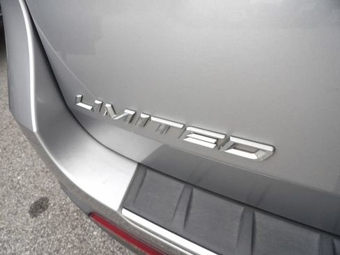 Used 2020 Ford Explorer Limited RWD image 19