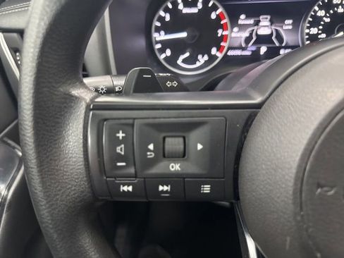 Used 2024 Nissan Rogue S AWD/4WD image 12