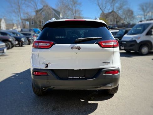Used 2016 Jeep Cherokee Latitude w/ Comfort & Sound Group image 12