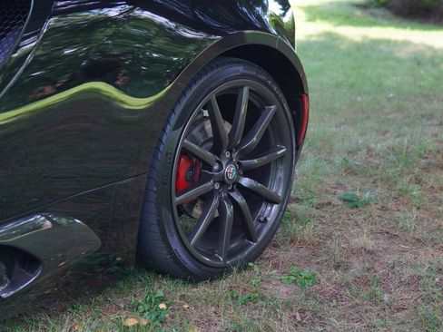 Used 2019 Alfa Romeo 4C Spider RWD image 19