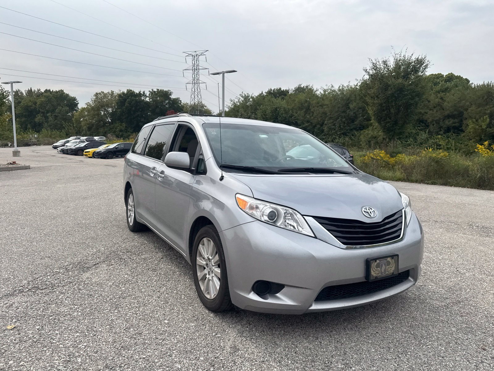 Used 2012 Toyota Sienna LE w/ Towing Pkg AWD/4WD image 8