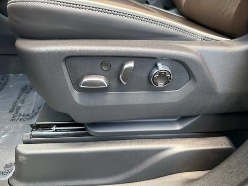 New 2026 GMC Yukon XL Denali Ultimate AWD/4WD image 19